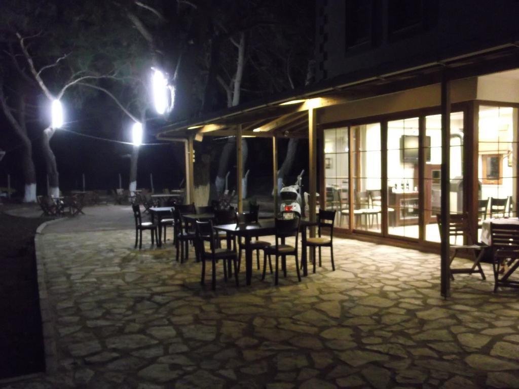 Geyikli Herrara מראה חיצוני תמונה